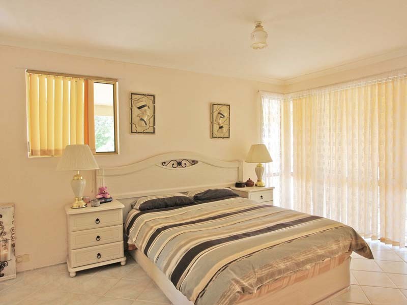 74 WOOLLY BUSH LOOP, Woodridge WA 6041