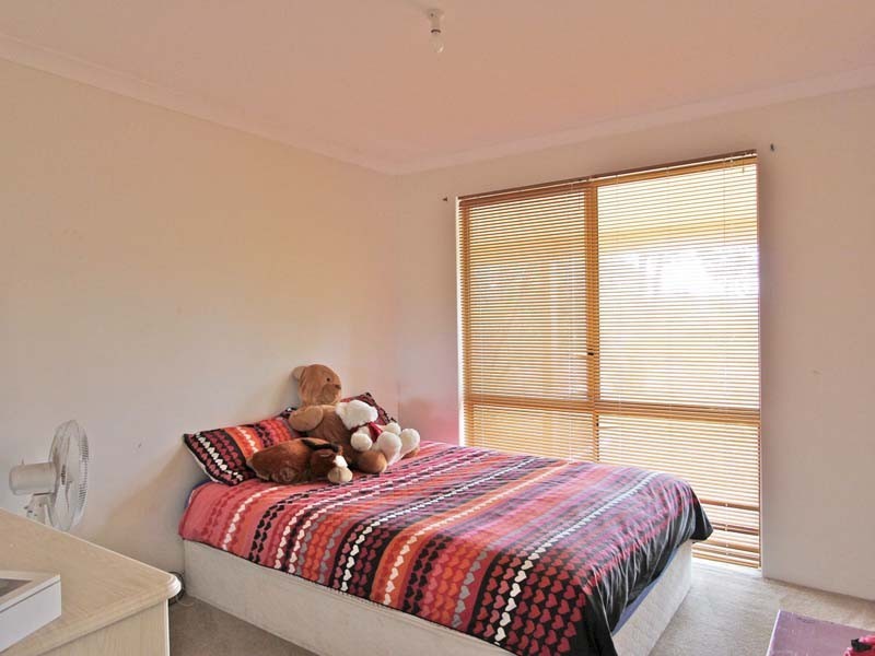 74 WOOLLY BUSH LOOP, Woodridge WA 6041