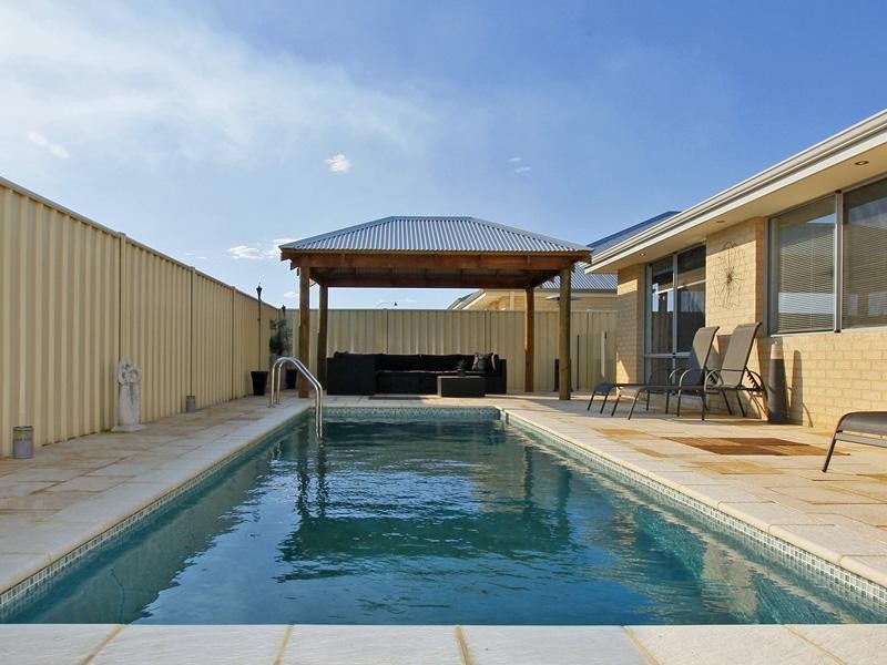 86 Waldburg Drive, Tapping WA 6065