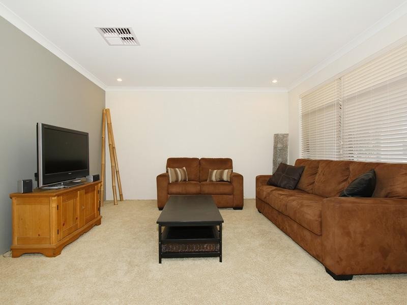 86 Waldburg Drive, Tapping WA 6065