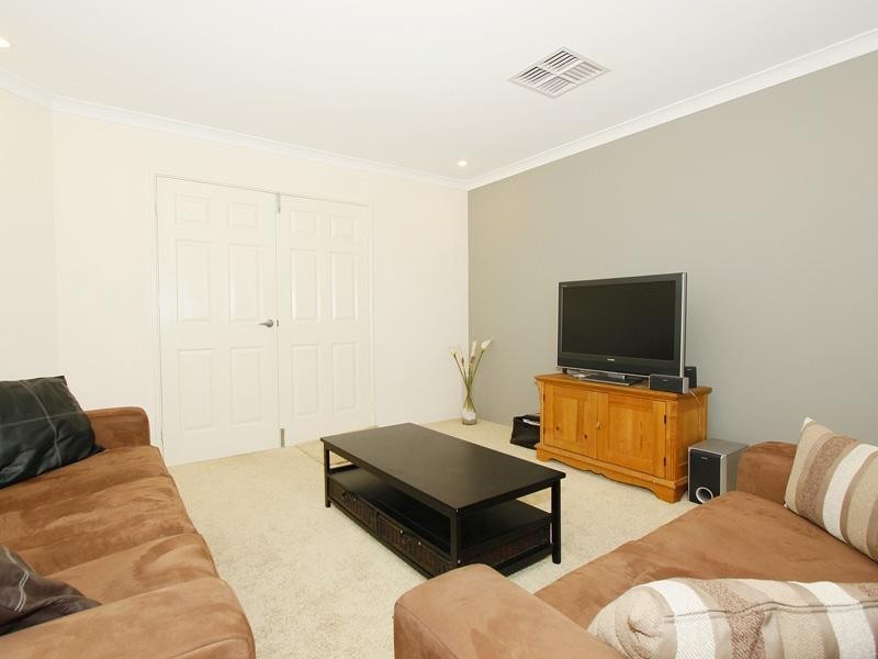 86 Waldburg Drive, Tapping WA 6065