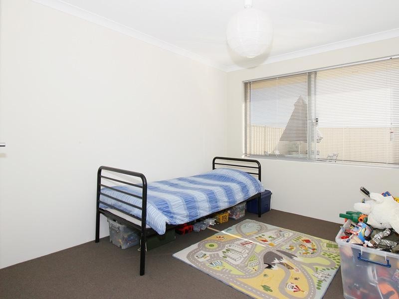 86 Waldburg Drive, Tapping WA 6065