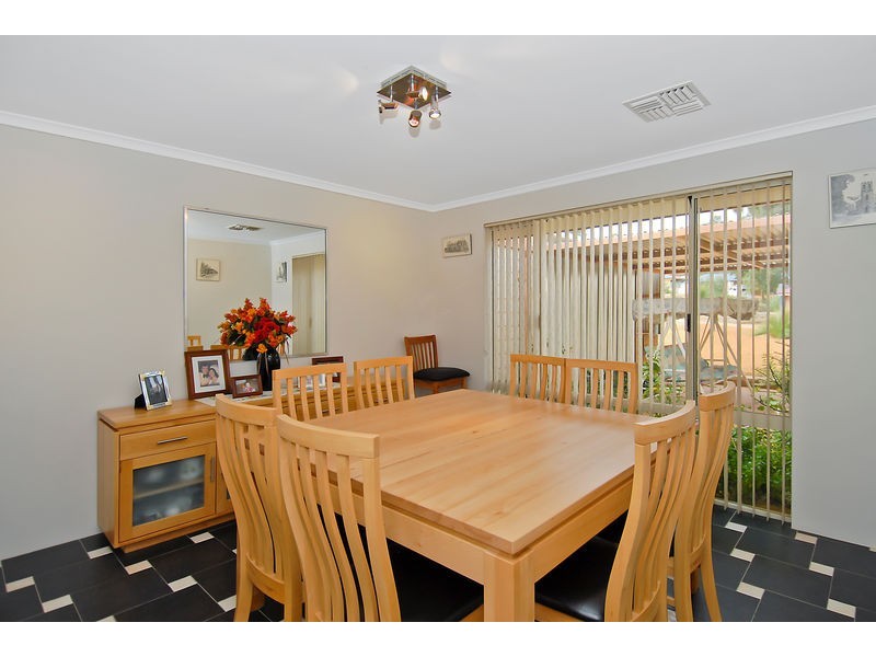 17 Harling Way, Bullsbrook WA 6084