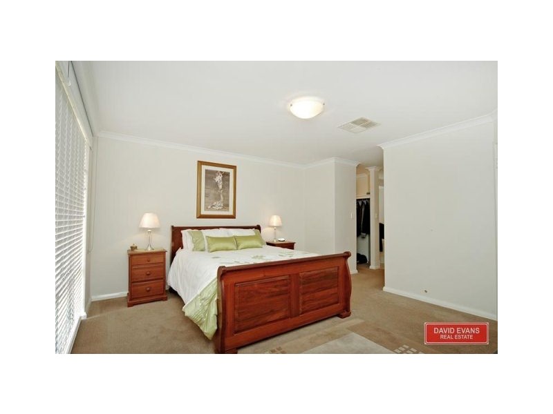 9 REDSTONE TRAIL, Ellenbrook WA 6069