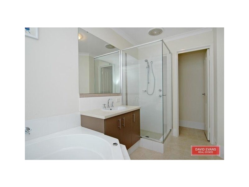 9 REDSTONE TRAIL, Ellenbrook WA 6069