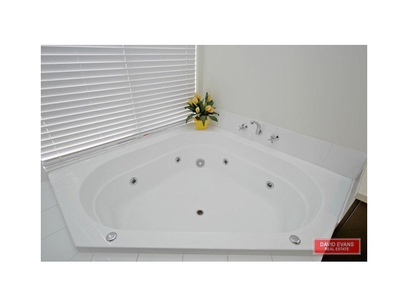 9 REDSTONE TRAIL, Ellenbrook WA 6069