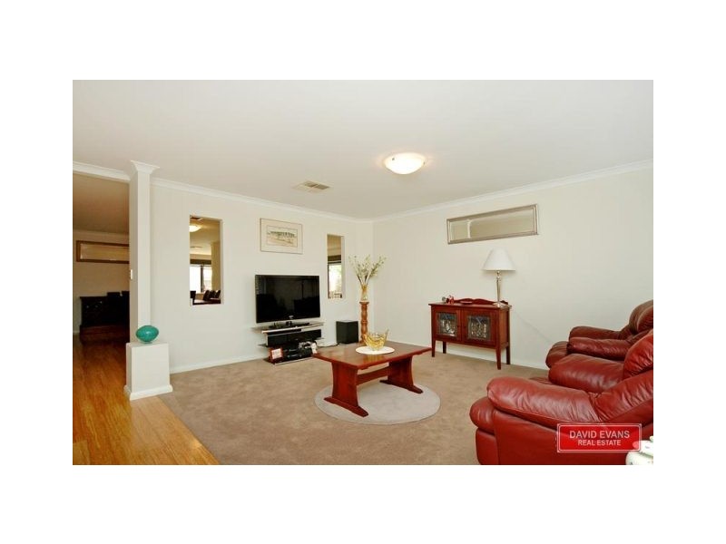 9 REDSTONE TRAIL, Ellenbrook WA 6069