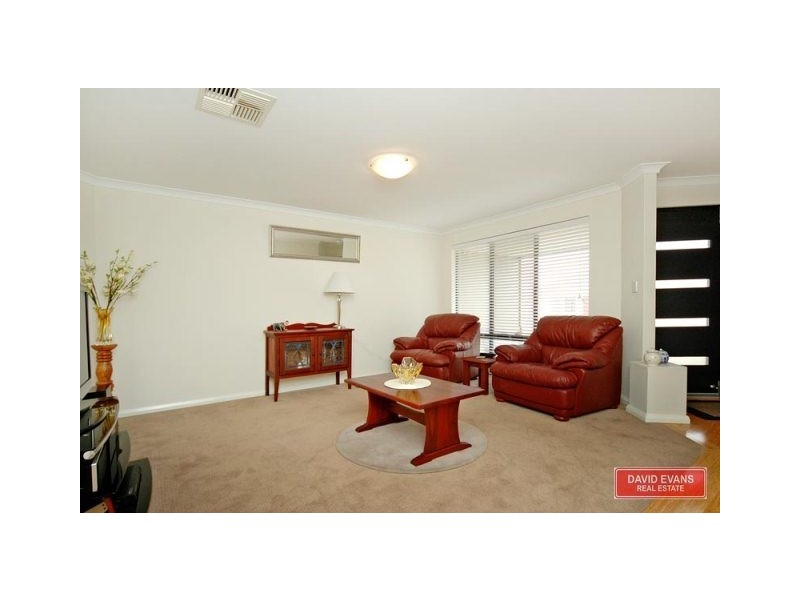 9 REDSTONE TRAIL, Ellenbrook WA 6069