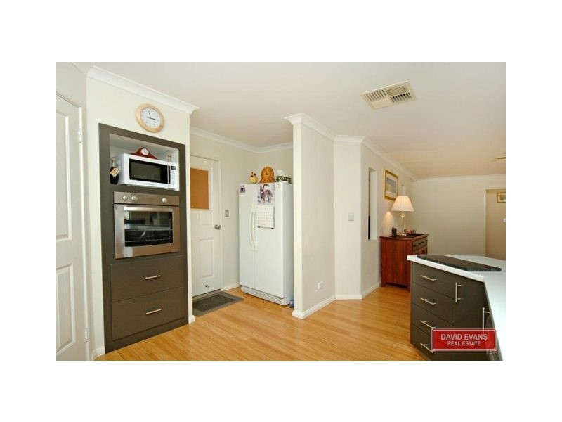 9 REDSTONE TRAIL, Ellenbrook WA 6069