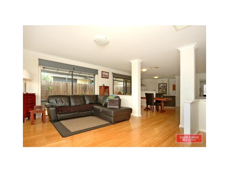 9 REDSTONE TRAIL, Ellenbrook WA 6069