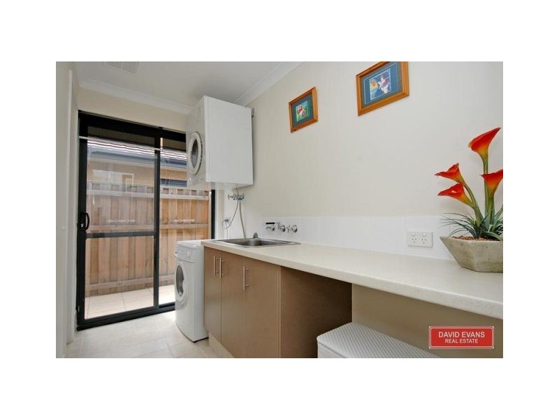 9 REDSTONE TRAIL, Ellenbrook WA 6069