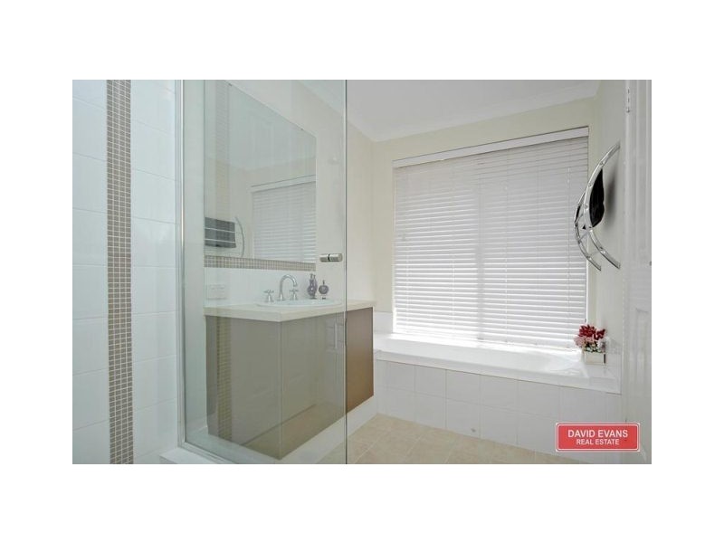 9 REDSTONE TRAIL, Ellenbrook WA 6069