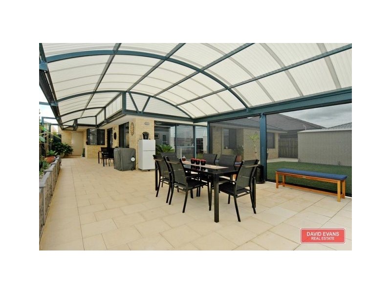 9 REDSTONE TRAIL, Ellenbrook WA 6069