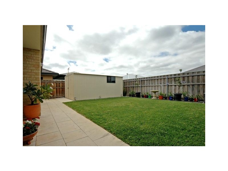 9 REDSTONE TRAIL, Ellenbrook WA 6069