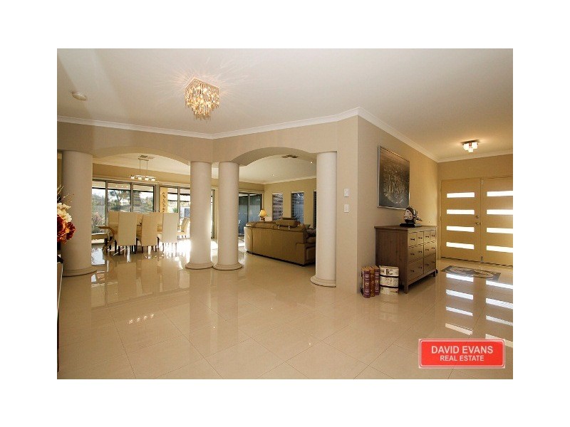 122 Golf Links Drive, Carramar WA 6031