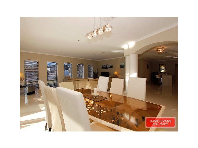 122 Golf Links Drive, Carramar WA 6031