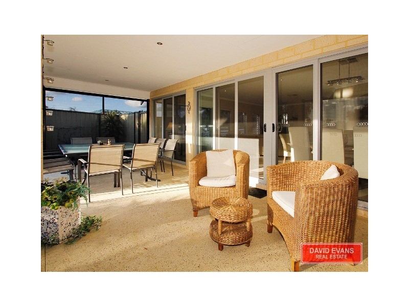 122 Golf Links Drive, Carramar WA 6031