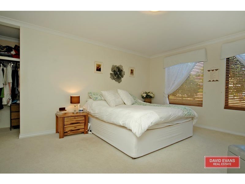 98 Clydebank Crescent, Kinross WA 6028