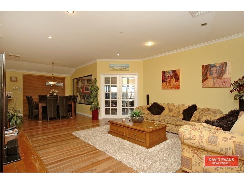 98 Clydebank Crescent, Kinross WA 6028