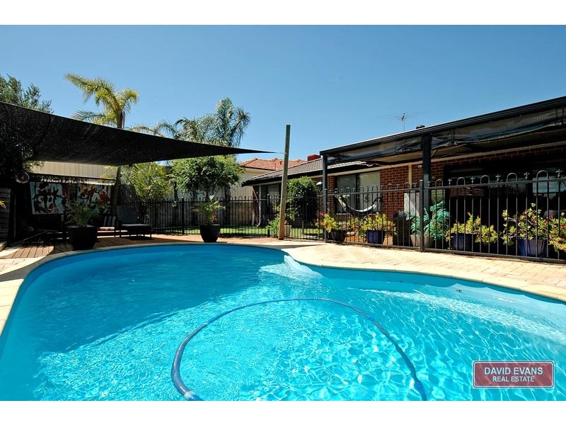 98 Clydebank Crescent, Kinross WA 6028