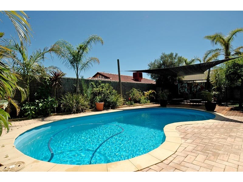 98 Clydebank Crescent, Kinross WA 6028