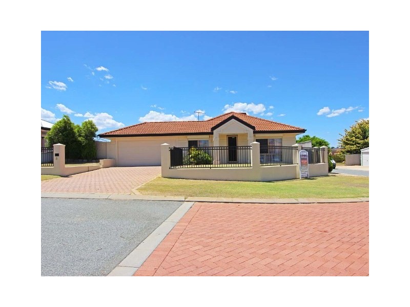 8 Danja Rise, Hocking WA 6065