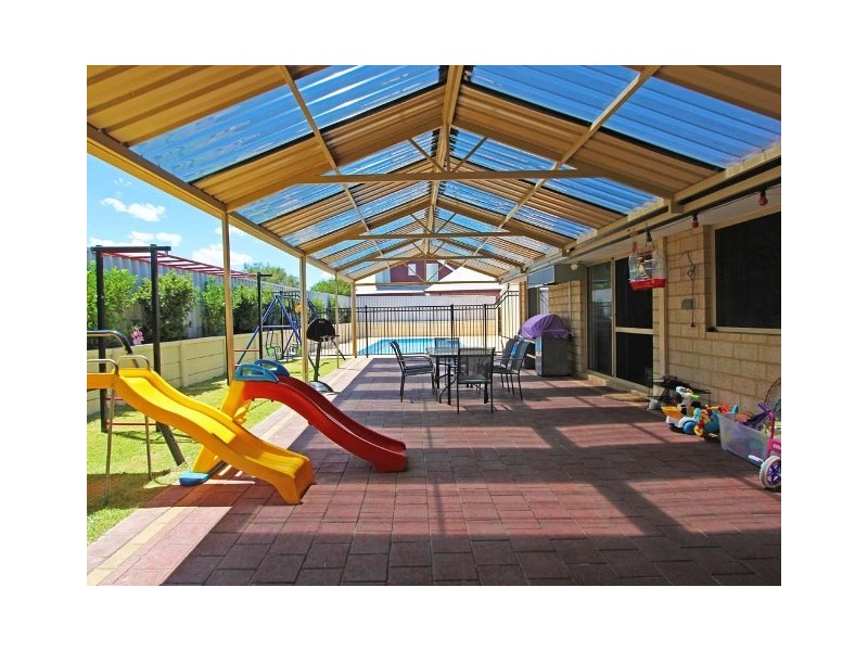 8 Danja Rise, Hocking WA 6065