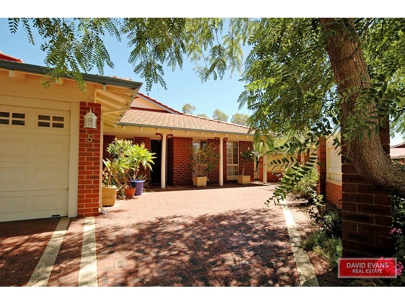 5 Broughton Heights, Kinross WA 6028