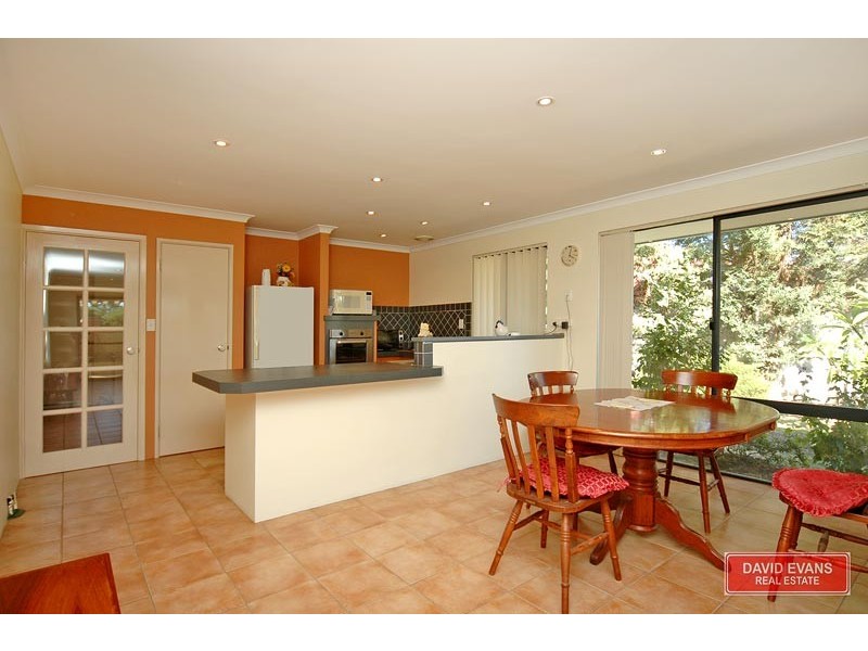 6 Yama Close, Carramar WA 6031