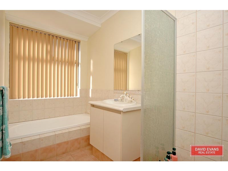 6 Yama Close, Carramar WA 6031