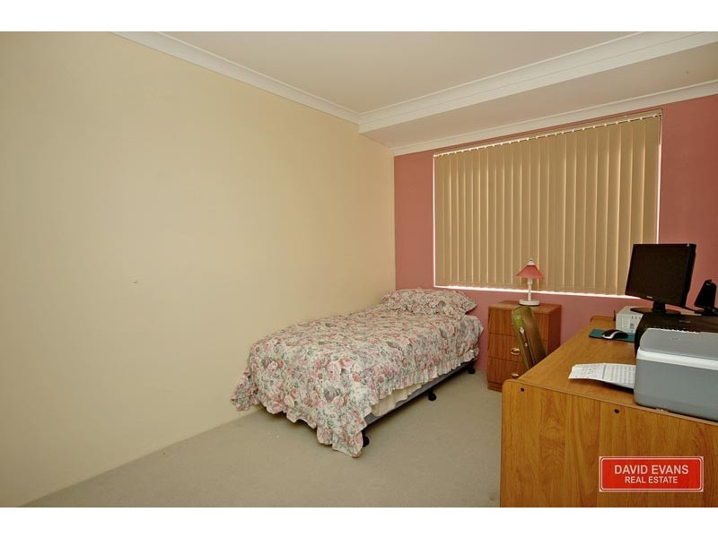 6 Yama Close, Carramar WA 6031