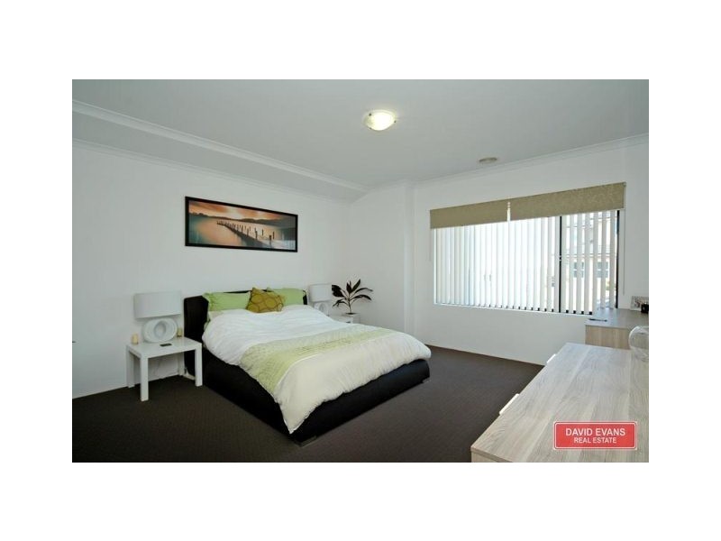 17 Hopewell Pass, Carramar WA 6031