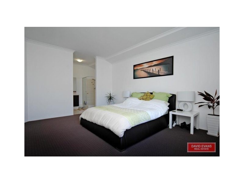 17 Hopewell Pass, Carramar WA 6031