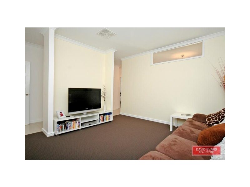 17 Hopewell Pass, Carramar WA 6031