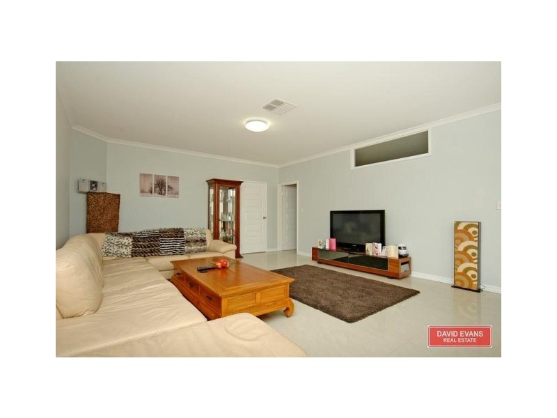 17 Hopewell Pass, Carramar WA 6031