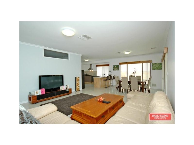 17 Hopewell Pass, Carramar WA 6031