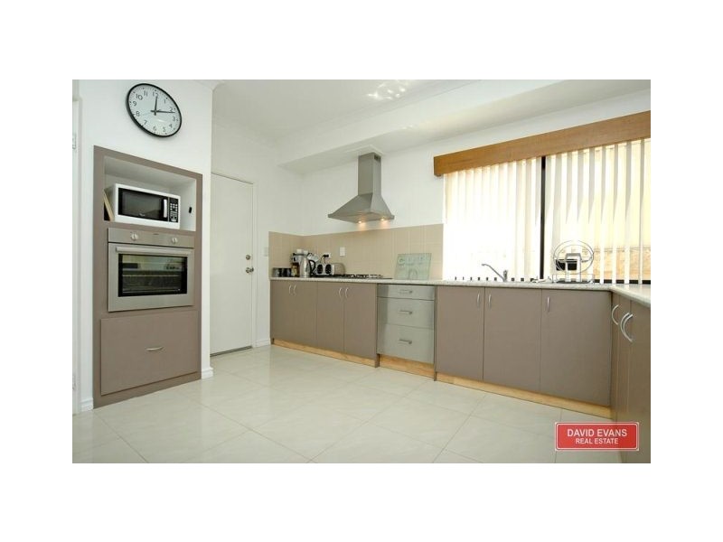 17 Hopewell Pass, Carramar WA 6031