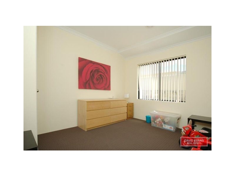 17 Hopewell Pass, Carramar WA 6031