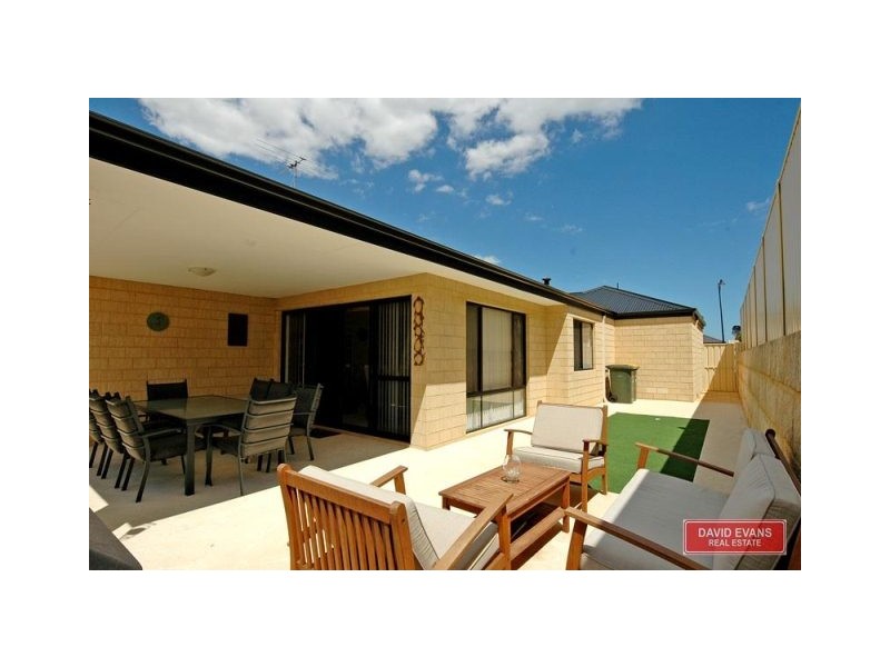 17 Hopewell Pass, Carramar WA 6031