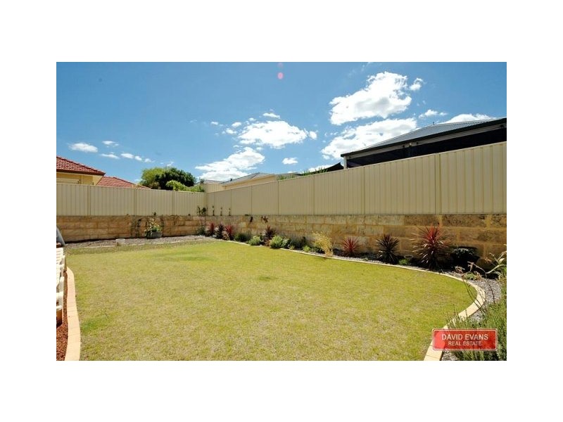 17 Hopewell Pass, Carramar WA 6031