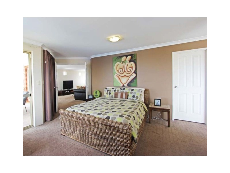 11 Narrien Loop, Hocking WA 6065