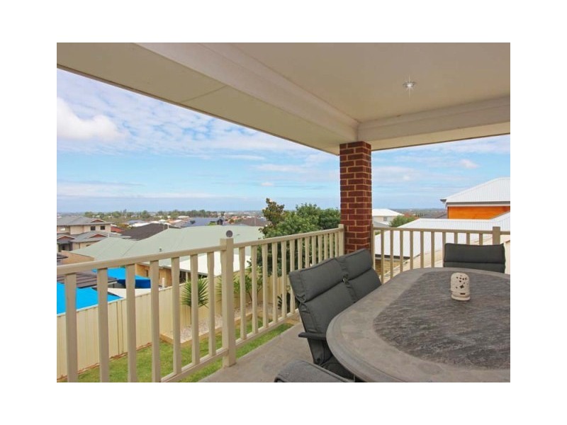 11 Narrien Loop, Hocking WA 6065