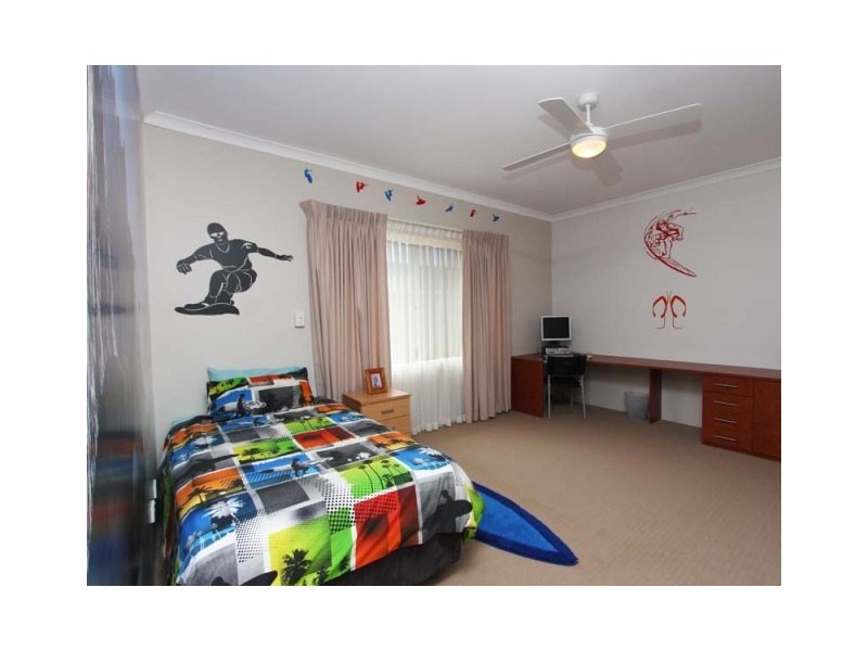 11 Narrien Loop, Hocking WA 6065