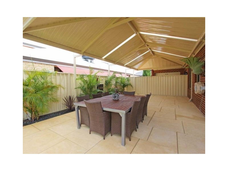 11 Narrien Loop, Hocking WA 6065