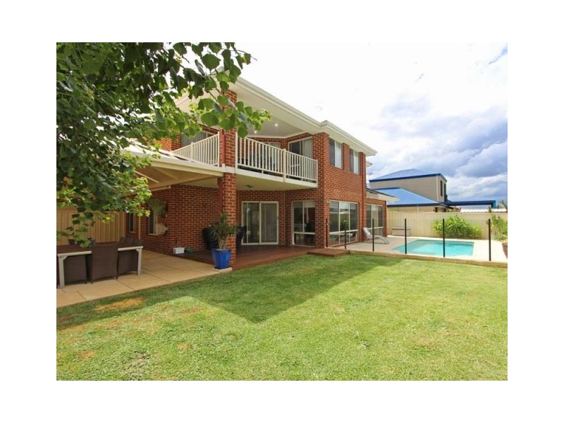 11 Narrien Loop, Hocking WA 6065