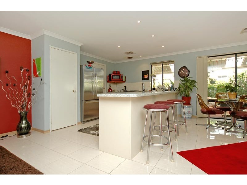 39 Shiralee Bend, Carramar WA 6031