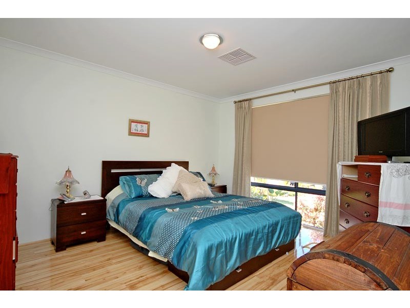 39 Shiralee Bend, Carramar WA 6031