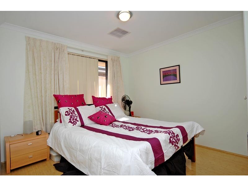 39 Shiralee Bend, Carramar WA 6031