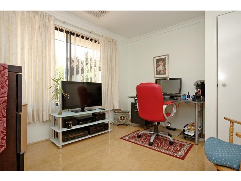 39 Shiralee Bend, Carramar WA 6031