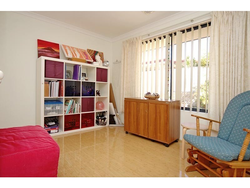 39 Shiralee Bend, Carramar WA 6031